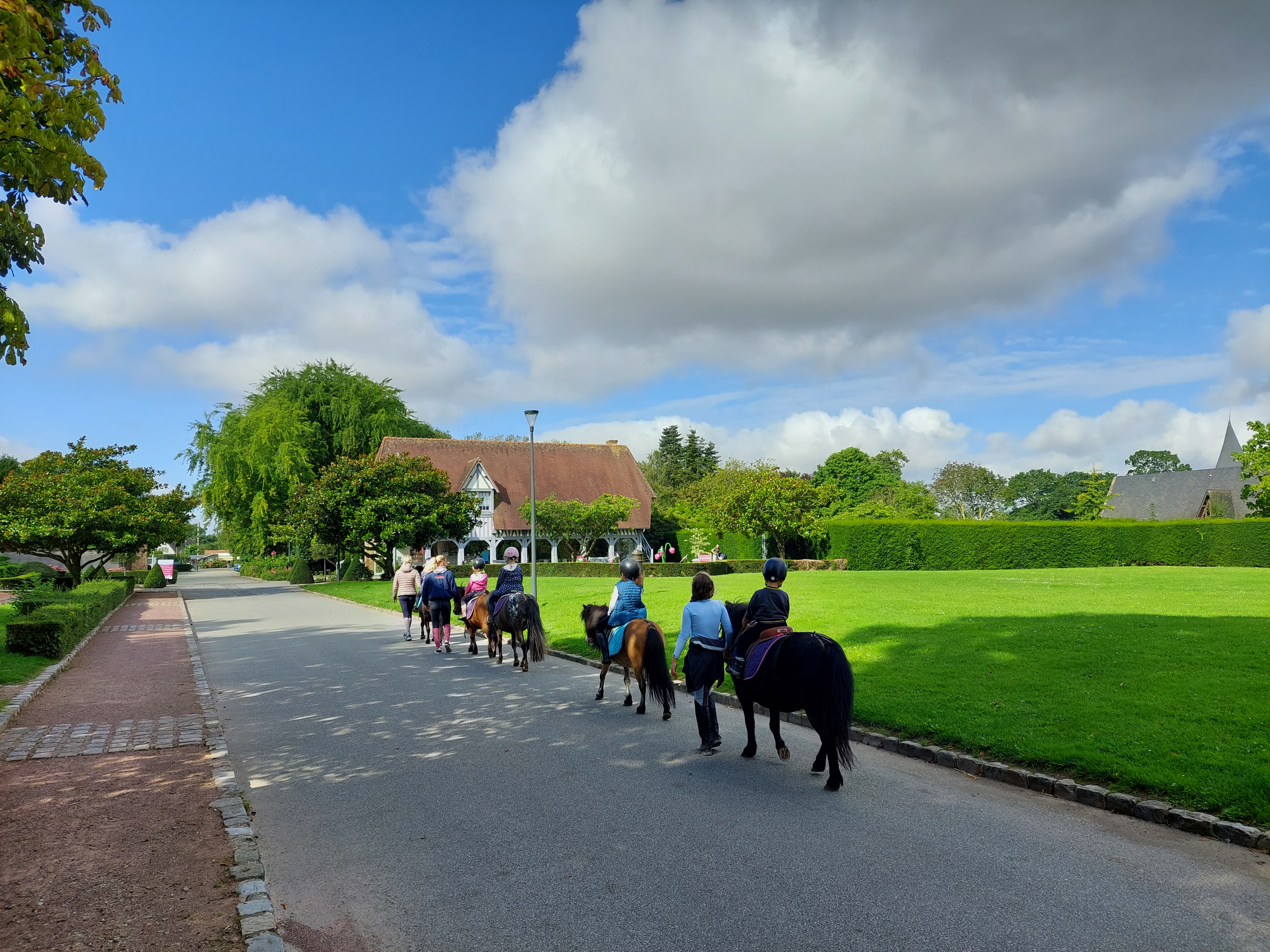 ((Balade équestre)) A poney pour les enfants