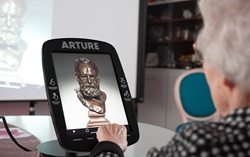 "Voyage dans le temps" avec la borne ARTURE, musée numérique