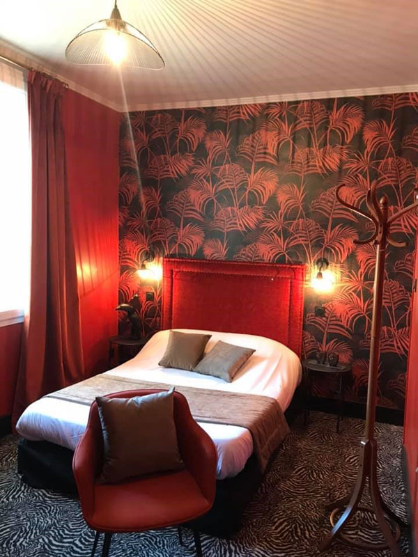 Chambre double standard rouge - Hôtel Villa 10