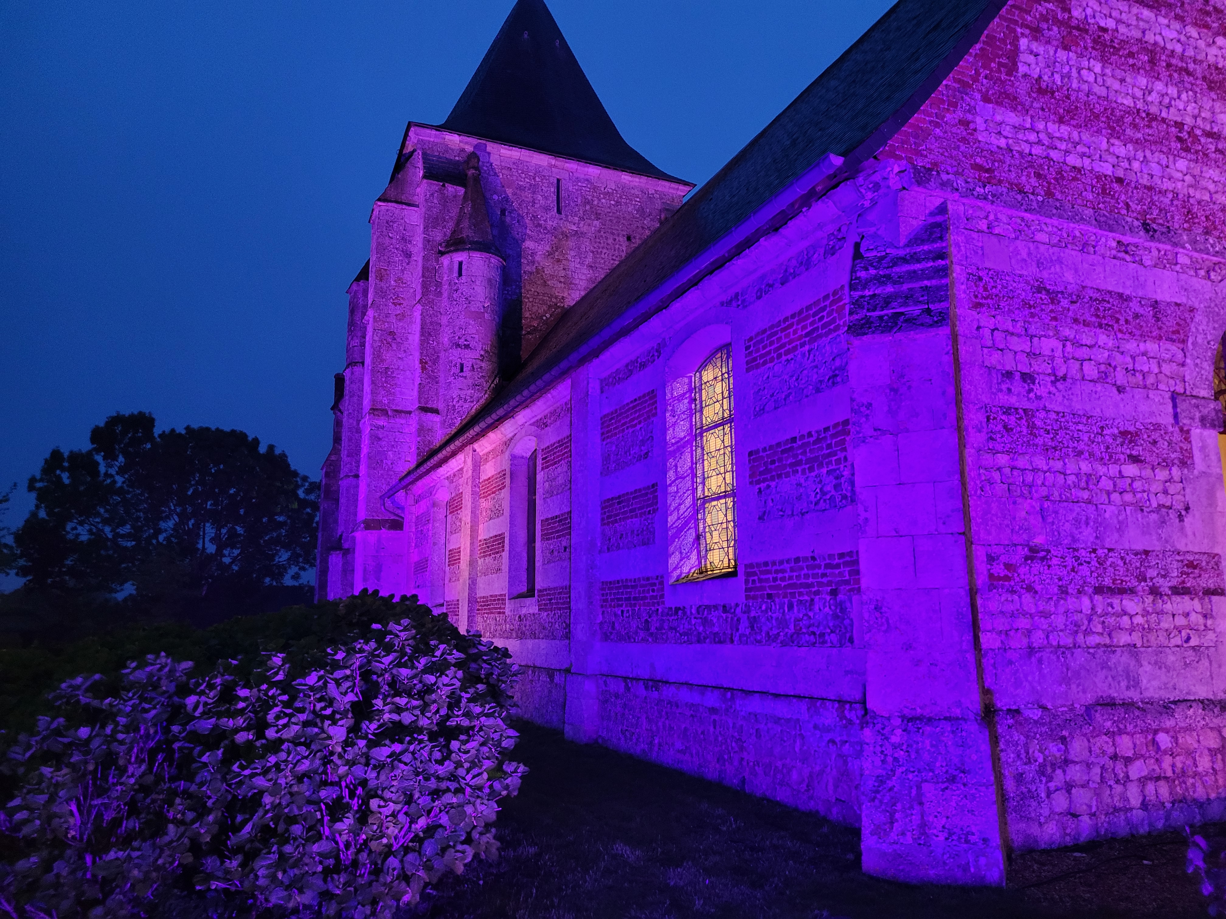 EGLISE ILLUMINEE 1