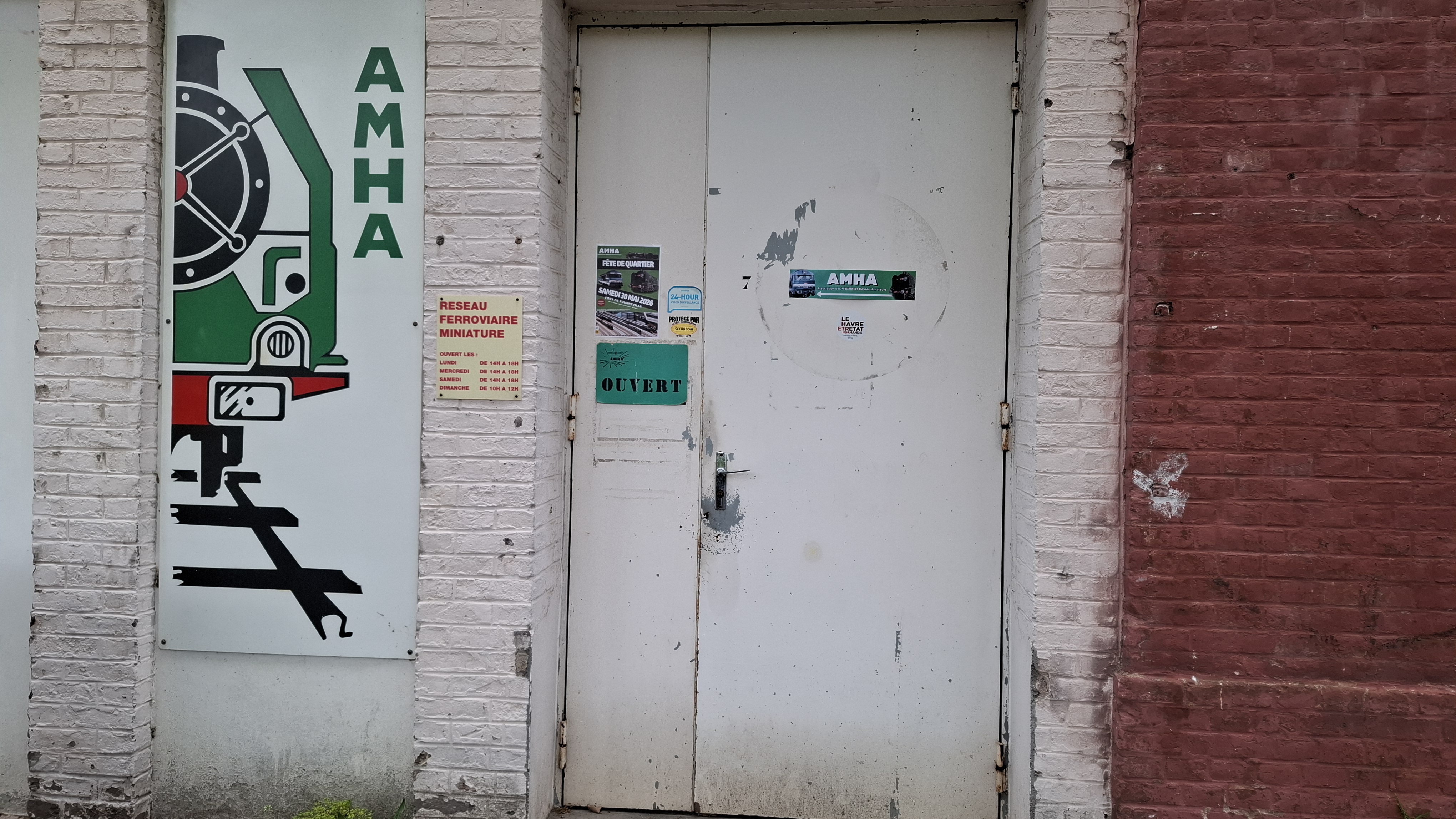 Entrée du local