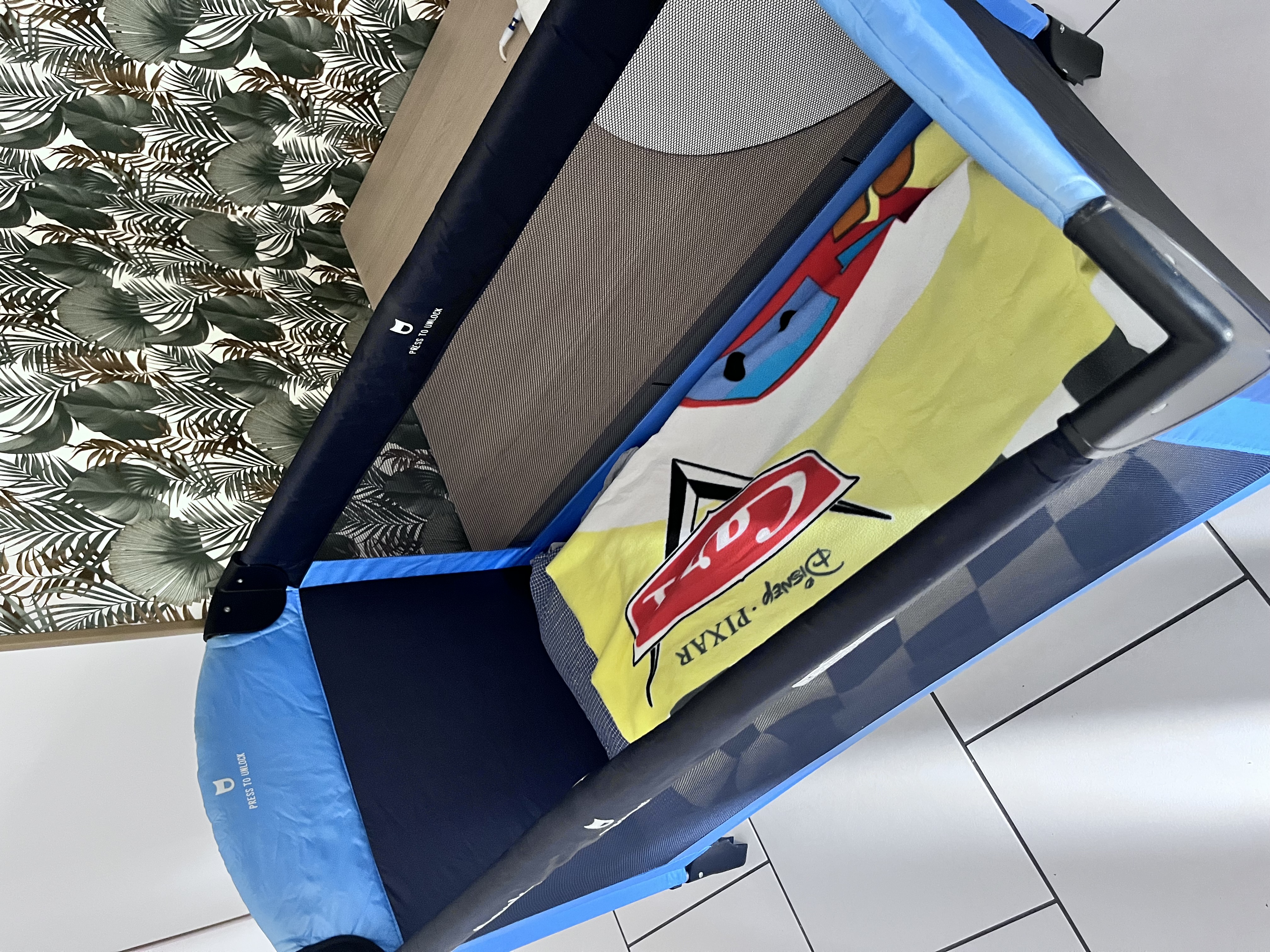 Lit parapluie mis à disposition