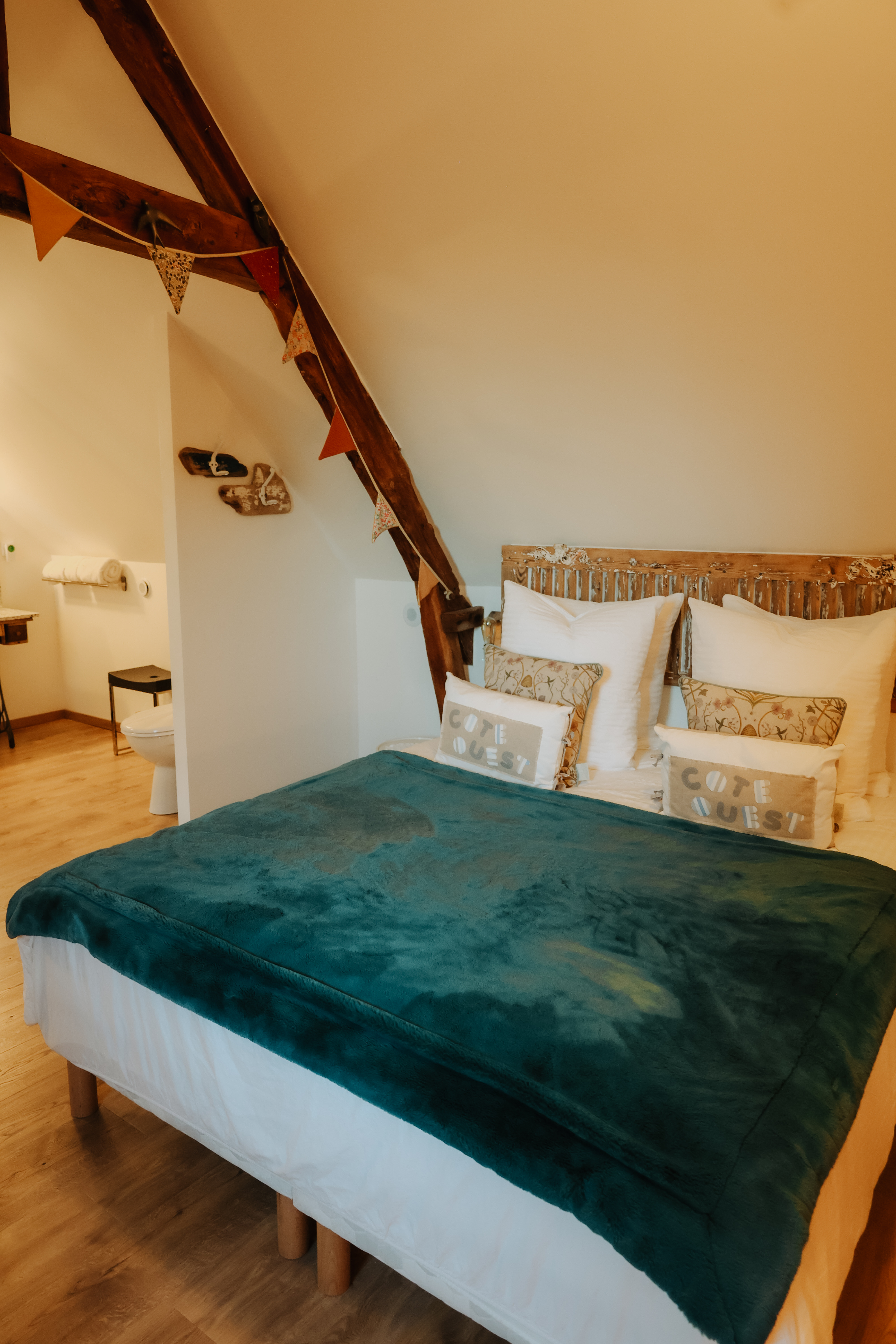 Chambre ouverte sur salle de bain