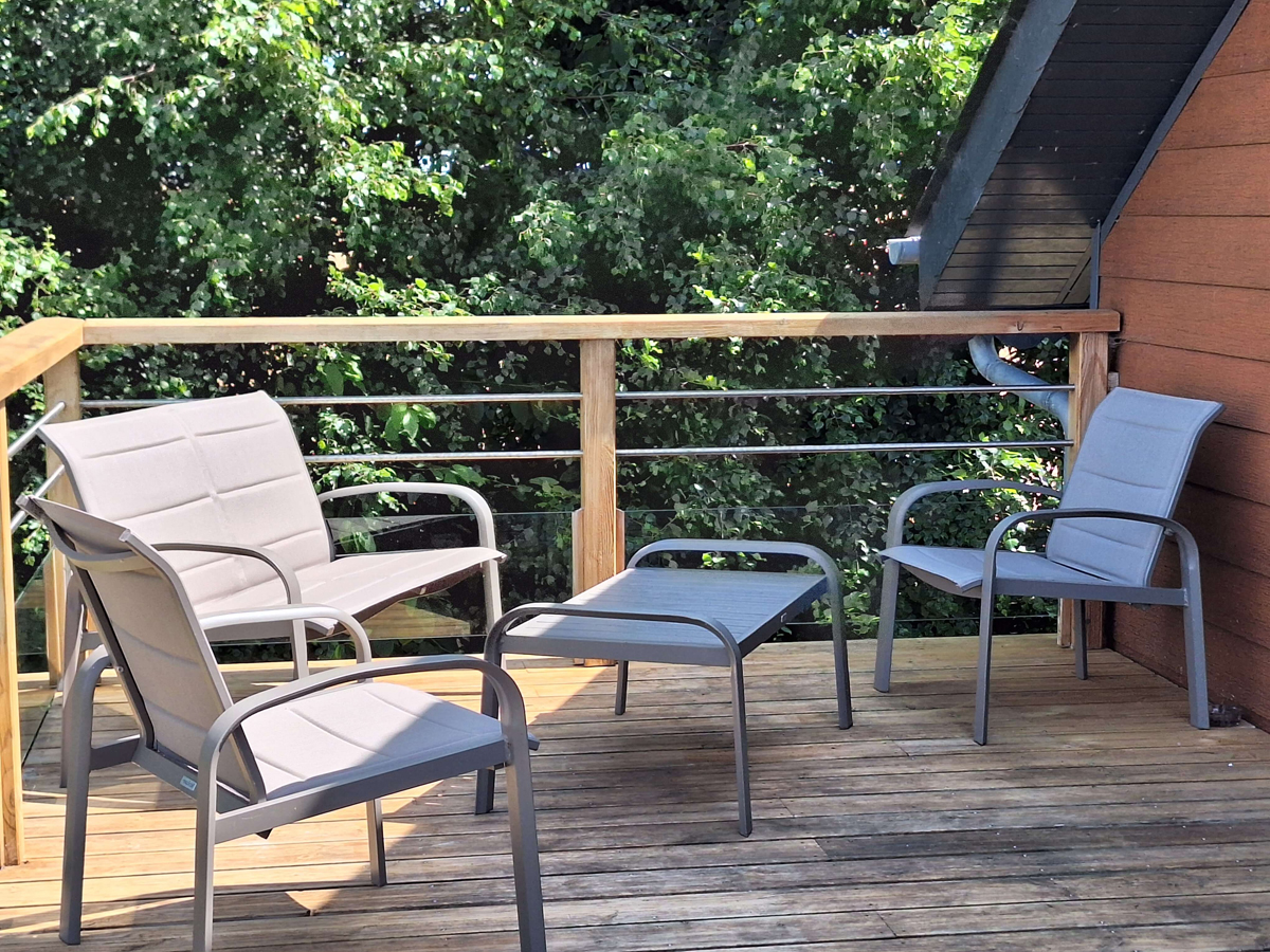 Le salon de jardin de la Clozette - ©Gîtes du Clos Delamare