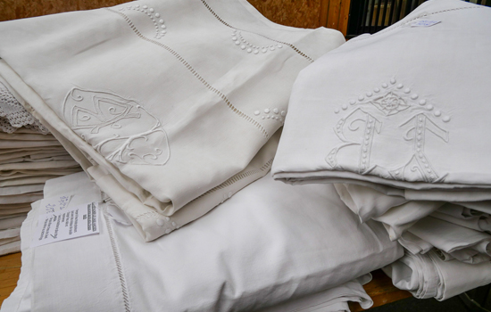 Linge ancien - ©Emmaüs Cauville (1)