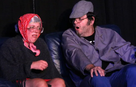 Théâtre : Faut pas pousser papy et mamy dans les orties