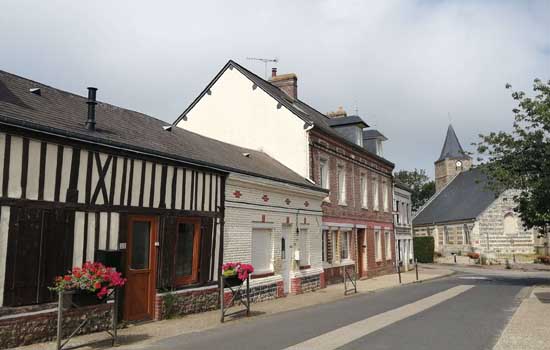 Un village entre plateau et valleuses