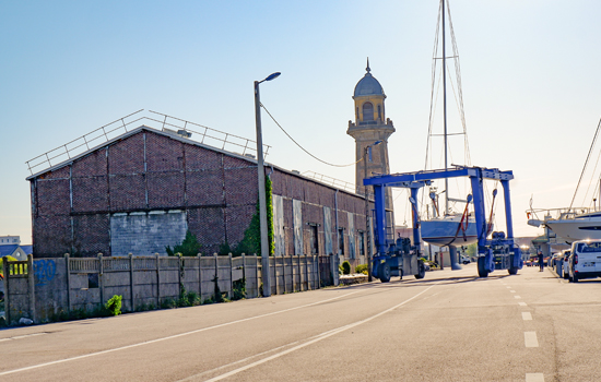 Les hangars, témoins d’un port en mutation