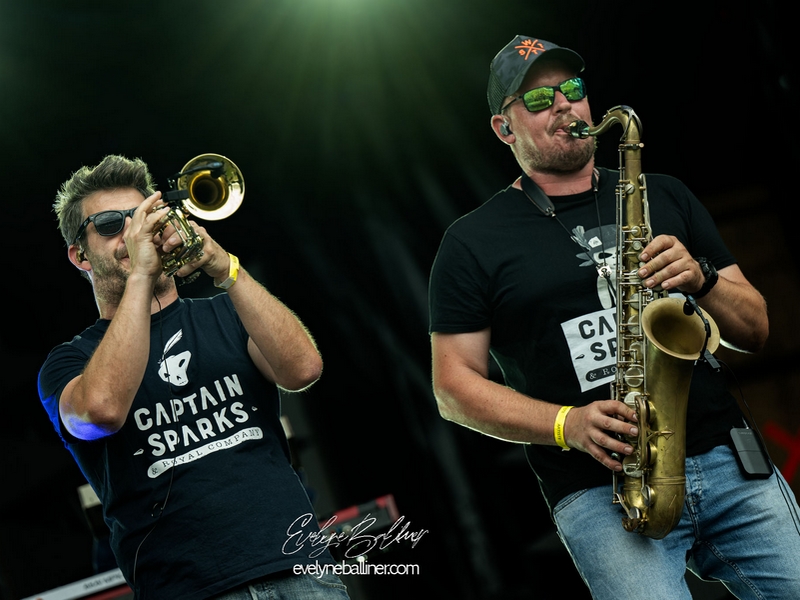 Concert - Captain Sparks & Royal Company