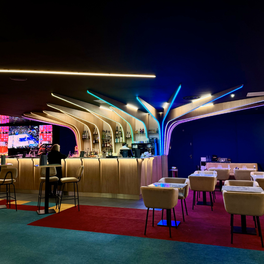 Salle de restaurant et bar