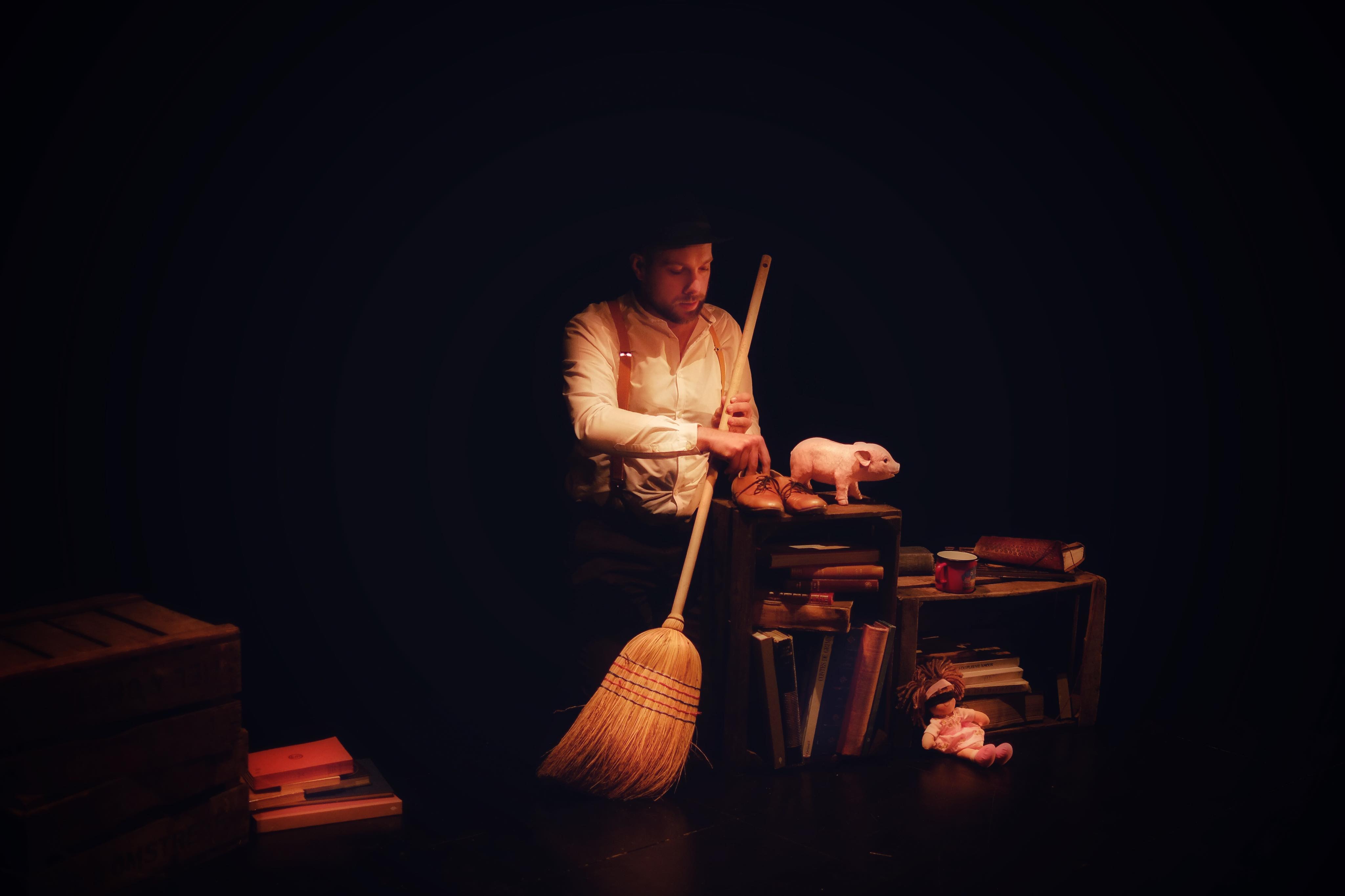 Les Contes de la Rue Broca, Compagnie les Barjes