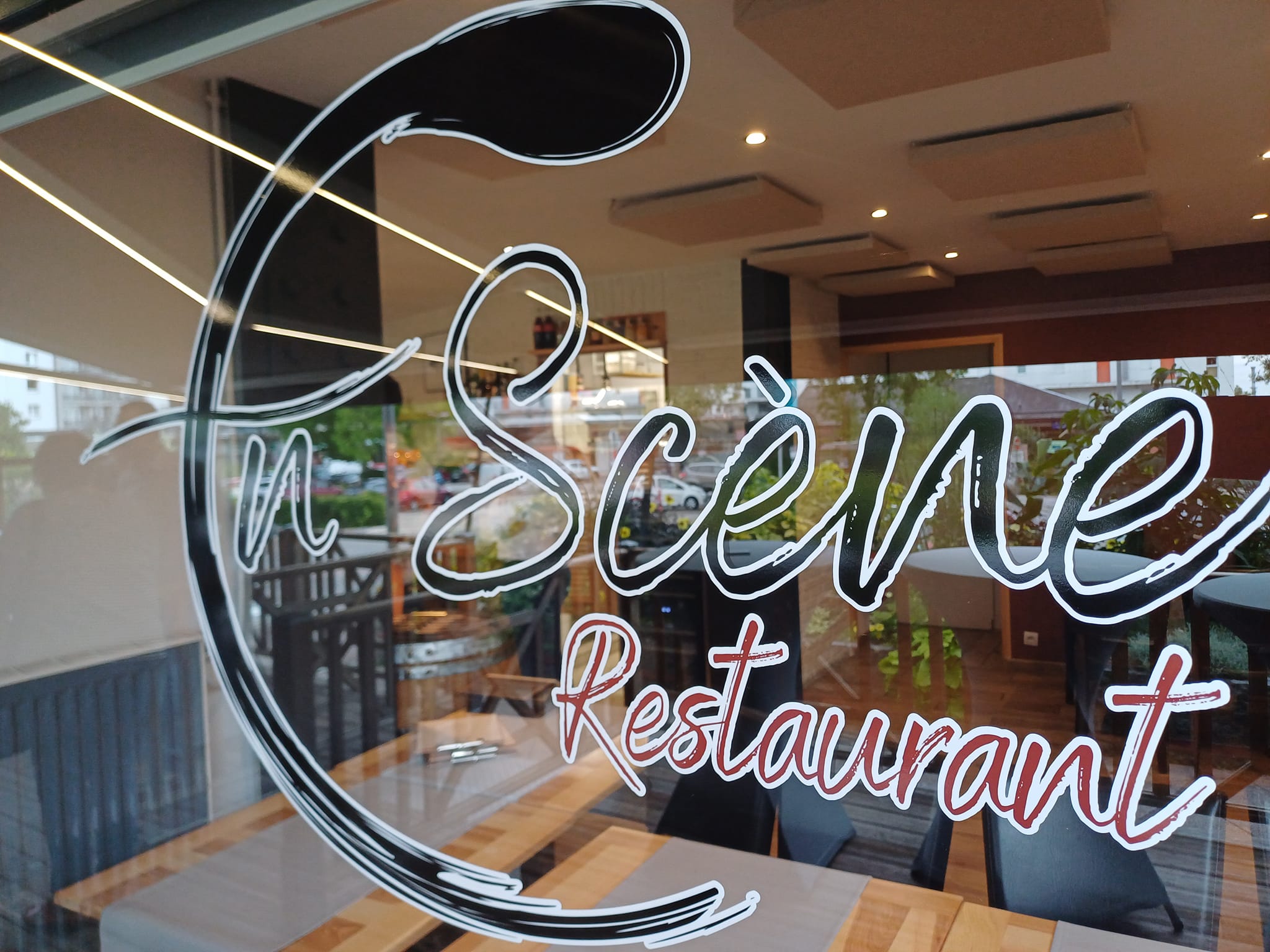 restaurant-en-scene-devanture-port-jerome-sur-seine