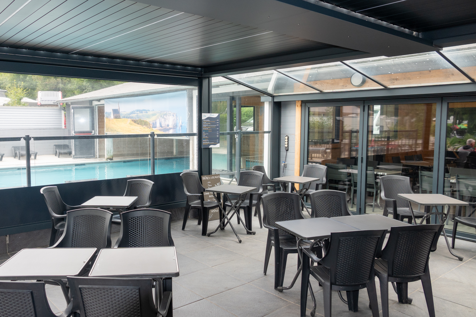 restaurant-piscine