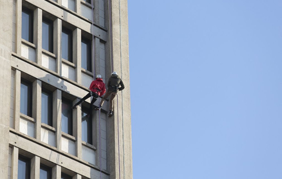 Descente en rappel de l'hôtel de ville